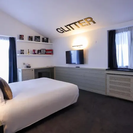 Super G Hotel