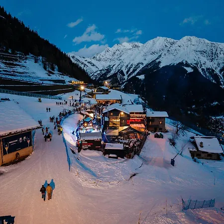 Super G Hotel